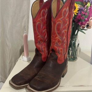 MACIE BEAN WOMEN'S OLD TOWN ROAD WESTERN BOOTS - BROAD SQUARE TOE